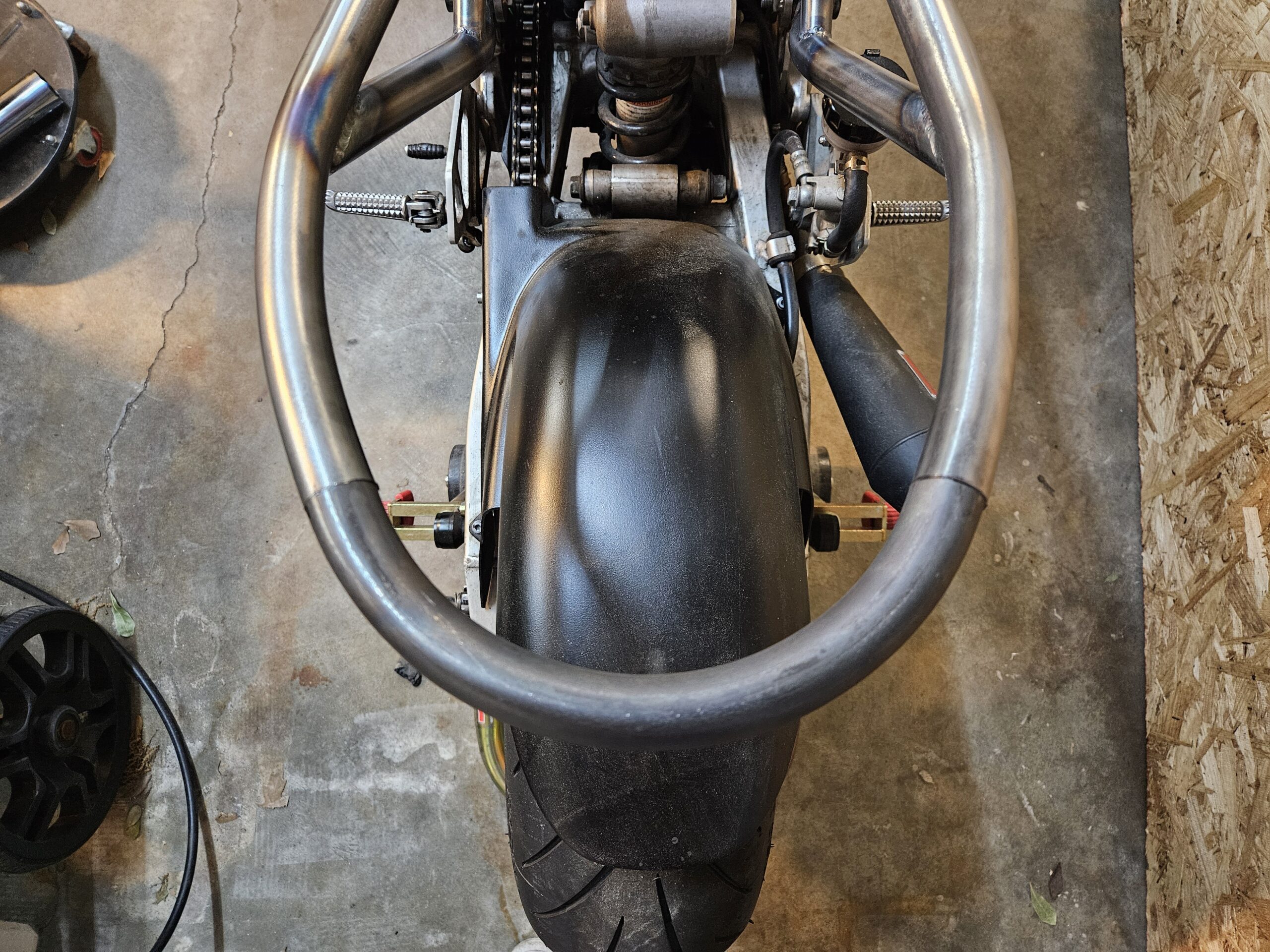 Tail hoop construction 1